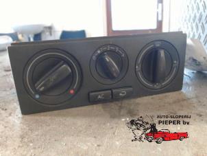 Usados Panel de control de calefacción Volkswagen Lupo (6X1) 1.4 16V 75 Precio € 31,50 Norma de margen ofrecido por Autosloperij Pieper BV