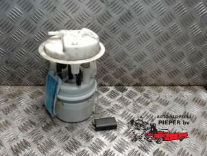 Used Petrol pump Peugeot 307 Break (3E) 2.0 16V Price € 52,50 Margin scheme offered by Autosloperij Pieper BV