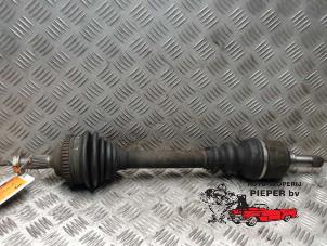 Used Front drive shaft, left Peugeot 206 (2A/C/H/J/S) 2.0 XS,XT HDi Price € 36,75 Margin scheme offered by Autosloperij Pieper BV