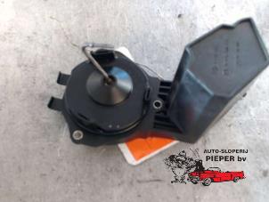 Used Intake manifold actuator BMW 3-Serie Price € 52,50 Margin scheme offered by Autosloperij Pieper BV