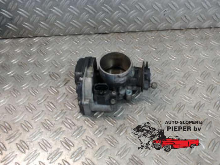Usagé Boitier papillon Volkswagen Passat Variant (3B5) 1.8 T 20V Prix € 52,50 Règlement à la marge proposé par Autosloperij Pieper BV