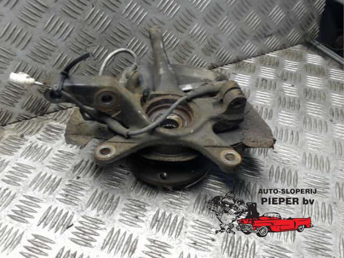 Knuckle, front right from a Suzuki Wagon-R+ (RB) 1.0 12V 2007