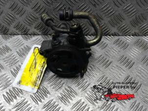 Used Power steering pump Daihatsu Sirion/Storia (M1) 1.0 12V DVVT Price € 42,00 Margin scheme offered by Autosloperij Pieper BV