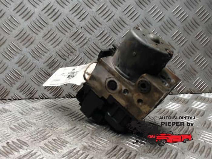 Begagnade ABS-pump Opel Tigra (75) 1.6i 16V Pris € 78,75 Marginaltabell erbjuds av Autosloperij Pieper BV