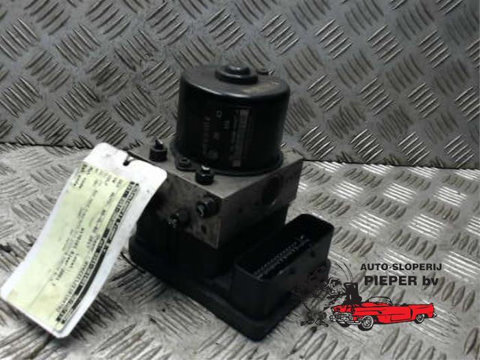 Begagnade ABS-pump Volkswagen Golf IV (1J1) 1.9 TDI 100 Pris € 52,50 Marginaltabell erbjuds av Autosloperij Pieper BV