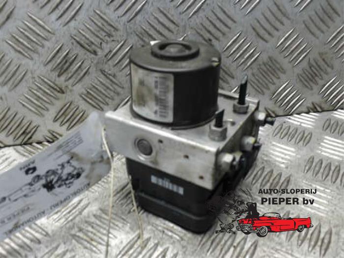 Used ABS pump Ford Focus 2 1.4 16V Price € 78,75 Margin scheme offered by Autosloperij Pieper BV
