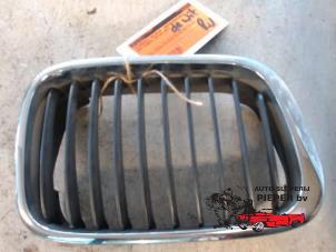 Used Grille BMW 3 serie Compact (E46/5) 316ti 16V Price € 15,75 Margin scheme offered by Autosloperij Pieper BV