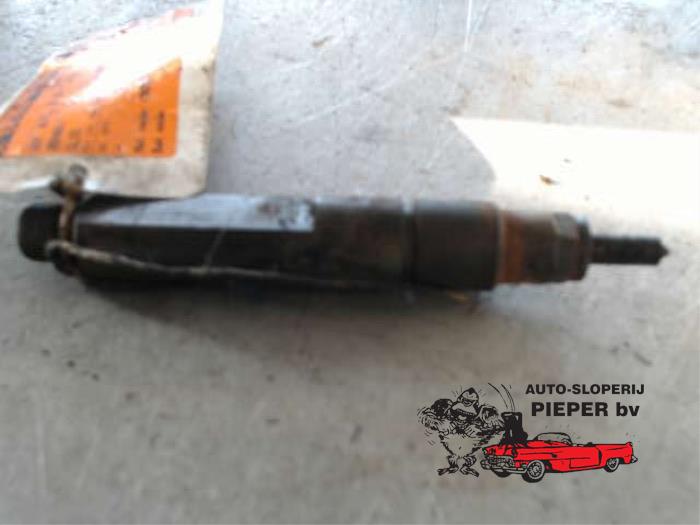 Usagé Injecteurs Renault Clio II Societe (SB) 1.9 dTi Prix € 57,75 Règlement à la marge proposé par Autosloperij Pieper BV