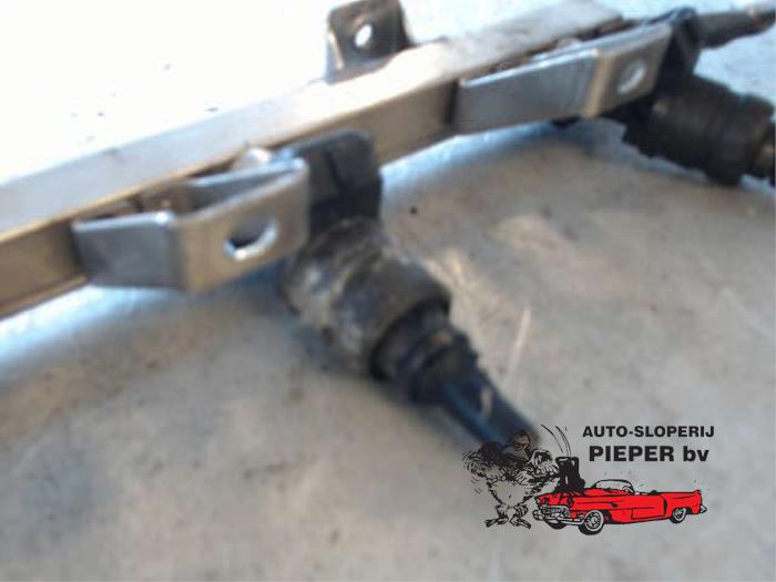 Usagé Système d'injection BMW 3 serie (E46/2) 320 Ci 24V Prix € 78,75 Règlement à la marge proposé par Autosloperij Pieper BV