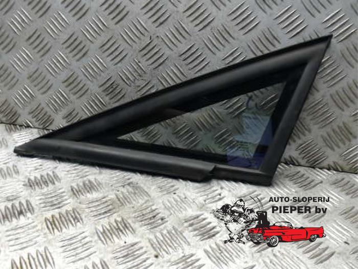 Usados Ventanilla triangular izquierda delante Seat Leon (1P1) 1.8 TSI 16V Precio € 42,00 Norma de margen ofrecido por Autosloperij Pieper BV