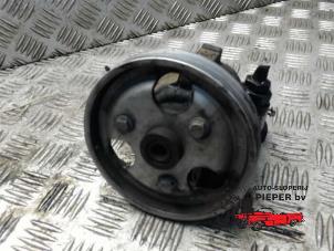 Used Power steering pump Renault Megane (BA/SA) 1.4 16V Price € 52,50 Margin scheme offered by Autosloperij Pieper BV