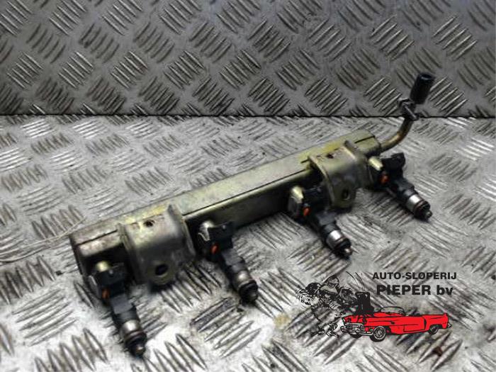 Usagé Système d'injection Nissan Micra (K12) 1.4 16V Prix € 52,50 Règlement à la marge proposé par Autosloperij Pieper BV