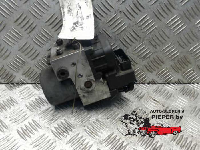 Begagnade ABS-pump Opel Astra G Caravan (F35) 2.0 Di 16V Pris € 78,75 Marginaltabell erbjuds av Autosloperij Pieper BV