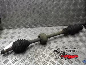 Used Front drive shaft, right Renault Clio II Societe (SB) 1.5 dCi 65 Price € 42,00 Margin scheme offered by Autosloperij Pieper BV