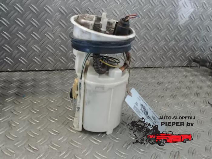 Usagé Pompe essence Volkswagen Polo III (6N2) 1.4 Prix € 42,00 Règlement à la marge proposé par Autosloperij Pieper BV