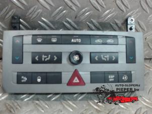 Używane Panel sterowania nagrzewnicy Peugeot 407 SW (6E) 1.8 16V Cena € 52,50 Procedura marży oferowane przez Autosloperij Pieper BV