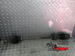 Used Front drive shaft, right Fiat Stilo (192A/B) 1.4 16V Price € 36,75 Margin scheme offered by Autosloperij Pieper BV
