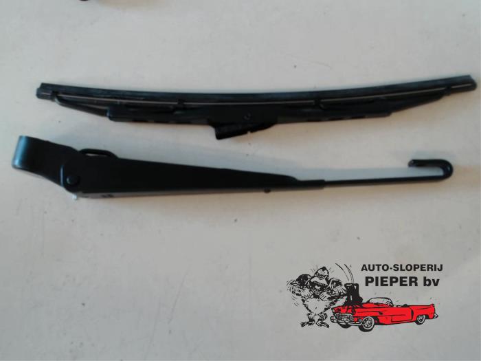 Rear wiper arm from a Renault Clio 2005