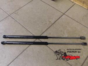 Used Set of gas struts for boot Ford Focus 1 Wagon 1.8 TDdi Price € 26,04 Margin scheme offered by Autosloperij Pieper BV