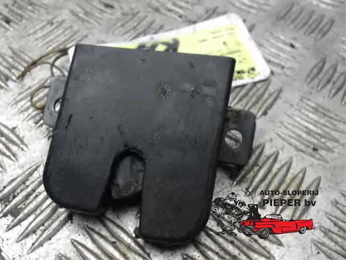 Tailgate lock mechanism Volkswagen Transporter T5 1.9 TDi 7H0827506