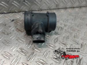 Used Air mass meter Opel Corsa B (73/78/79) 1.0i 12V Price € 36,75 Margin scheme offered by Autosloperij Pieper BV