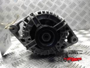 Dynamo van een Opel Astra G (F08/48) 1.8 16V 2000