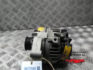 Dynamo van een Opel Astra G (F08/48) 1.8 16V 2000