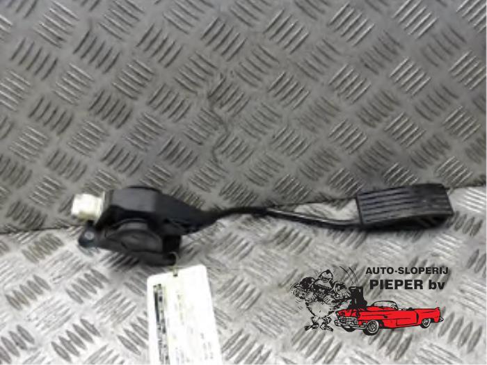 Accelerator pedal Peugeot 407 2.0 HDiF 16V - 9644939680