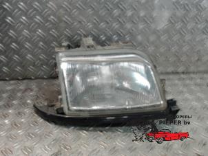 Used Headlight, right Renault Clio (B/C57/357/557/577) 1.4 RN,RT,S,Autom.Kat. Price € 31,50 Margin scheme offered by Autosloperij Pieper BV