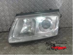 Used Headlight, left Volkswagen Passat (3B2) 1.8 T 20V Price on request offered by Autosloperij Pieper BV