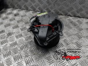 Usagé Ventilateur chauffage Peugeot 106 II 1.1 XN,XR,XT,Accent Prix € 31,50 Règlement à la marge proposé par Autosloperij Pieper BV