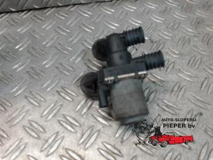 Used Additional water pump BMW 3 serie (E46/2) 320 Ci 24V Price € 26,25 Margin scheme offered by Autosloperij Pieper BV