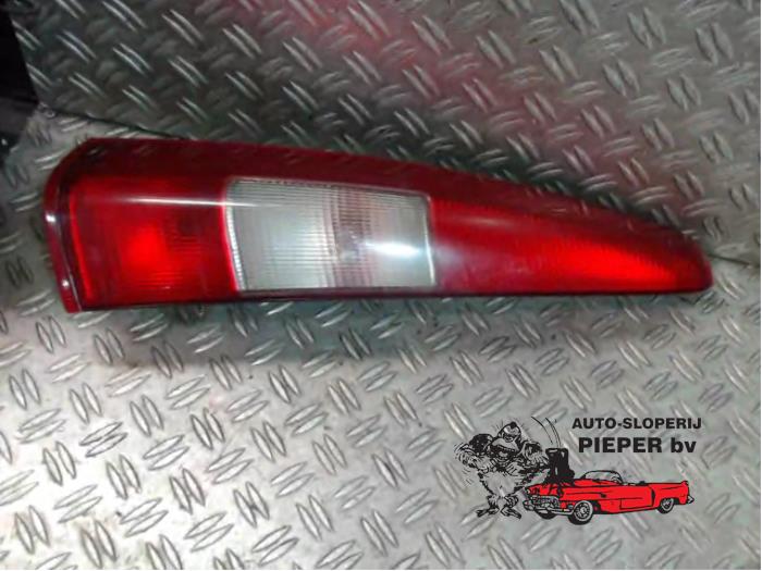 Taillight, left from a Volvo V70 (GW/LW/LZ) 2.5 10V 1998