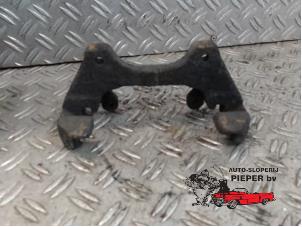 Used Front brake calliperholder, right Fiat Doblo Cargo (223) 1.9 JTD Price on request offered by Autosloperij Pieper BV