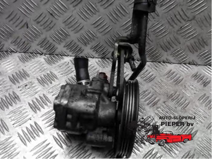 Power steering pump from a Mazda Demio (DW)  1999