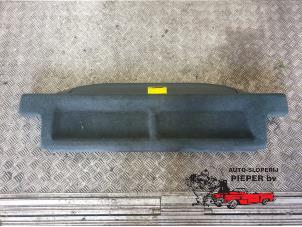 Used Luggage compartment cover Volvo V40 (VW) 1.8 16V Price on request offered by Autosloperij Pieper BV