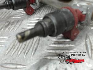 Used Fuel injector nozzle Mercedes C Sportcoupé (C203) 2.0 C-180 16V Price € 52,50 Margin scheme offered by Autosloperij Pieper BV