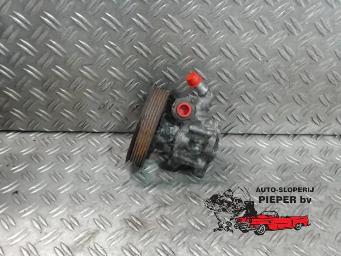 Usagé Pompe de direction Saab 9-5 Estate (YS3E) 2.3t 16V Prix € 52,50 Règlement à la marge proposé par Autosloperij Pieper BV
