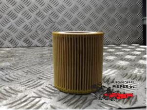 New Oil filter BMW 5 serie (E39) Price € 10,16 Inclusive VAT offered by Autosloperij Pieper BV