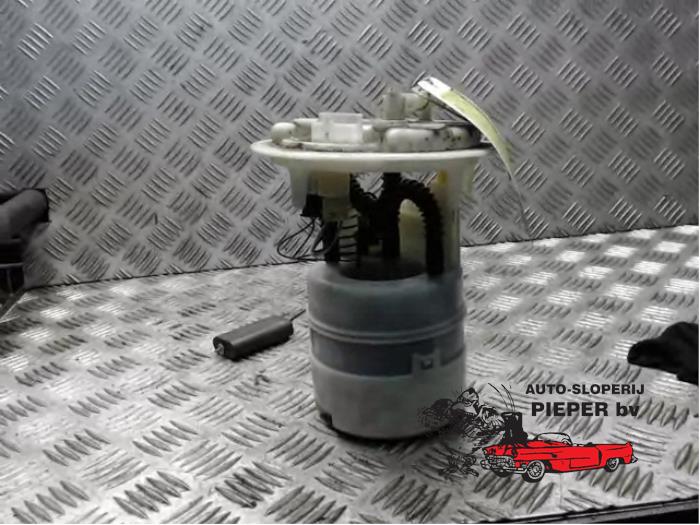 Usagé Pompe essence Citroen C4 Coupé (LA) 2.0 16V VTR Prix € 52,50 Règlement à la marge proposé par Autosloperij Pieper BV
