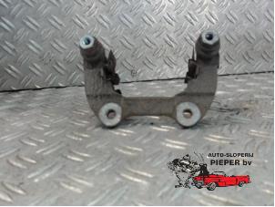 Used Rear brake calliperholder, right BMW 1 serie (E81) 116i 2.0 16V Price on request offered by Autosloperij Pieper BV