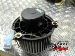 Usados Motor de ventilador de calefactor Hyundai Coupe 2.0i 16V CVVT Precio € 36,75 Norma de margen ofrecido por Autosloperij Pieper BV