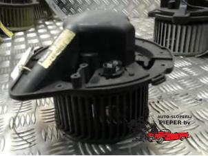 Usados Motor de ventilador de calefactor Audi A4 Avant (B5) 1.8 20V Precio € 47,25 Norma de margen ofrecido por Autosloperij Pieper BV