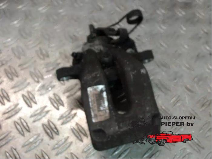 Gebrauchte Bremszange links hinten Peugeot 407 SW (6E) 1.8 16V Preis € 36,75 Margenregelung angeboten von Autosloperij Pieper BV