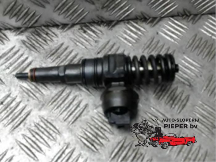 Usagé Injecteurs Volkswagen Passat Variant (3B6) 1.9 TDI 100 Prix € 78,75 Règlement à la marge proposé par Autosloperij Pieper BV