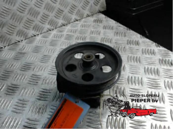 Usagé Pompe de direction Ford Mondeo III Wagon 1.8 16V Prix € 42,00 Règlement à la marge proposé par Autosloperij Pieper BV