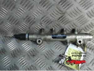 Used Fuel injector nozzle Peugeot 206 (2A/C/H/J/S) 1.4 HDi Price € 52,50 Margin scheme offered by Autosloperij Pieper BV
