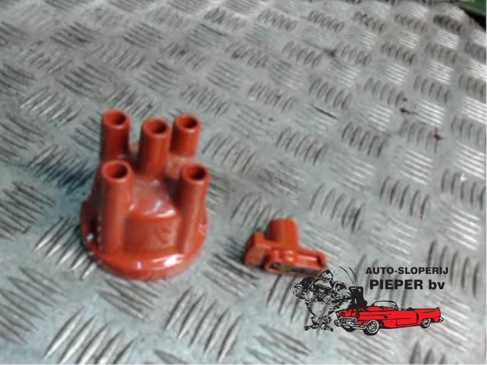 Usados Distribuidor de corriente Volkswagen Polo III (6N1) 1.6i 75 Precio € 15,75 Norma de margen ofrecido por Autosloperij Pieper BV