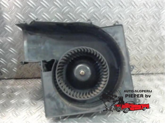 Heating and ventilation fan motor from a Nissan Almera Tino (V10M) 1.8 16V 2003