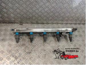 Used Fuel injector nozzle Volvo V70 (GW/LW/LZ) 2.5 10V Price € 78,75 Margin scheme offered by Autosloperij Pieper BV